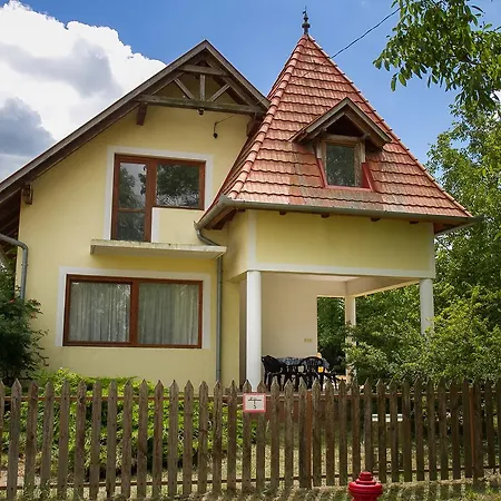 Familia Nyaralo 146 Balatonberény